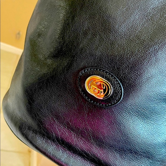 GUCCI BUCKET SHOULDER PURSE - Picture 5 of 16